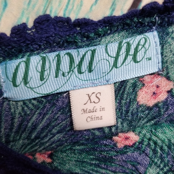 Dina be floral cold shoulder romper size XS - Picture 4 of 5